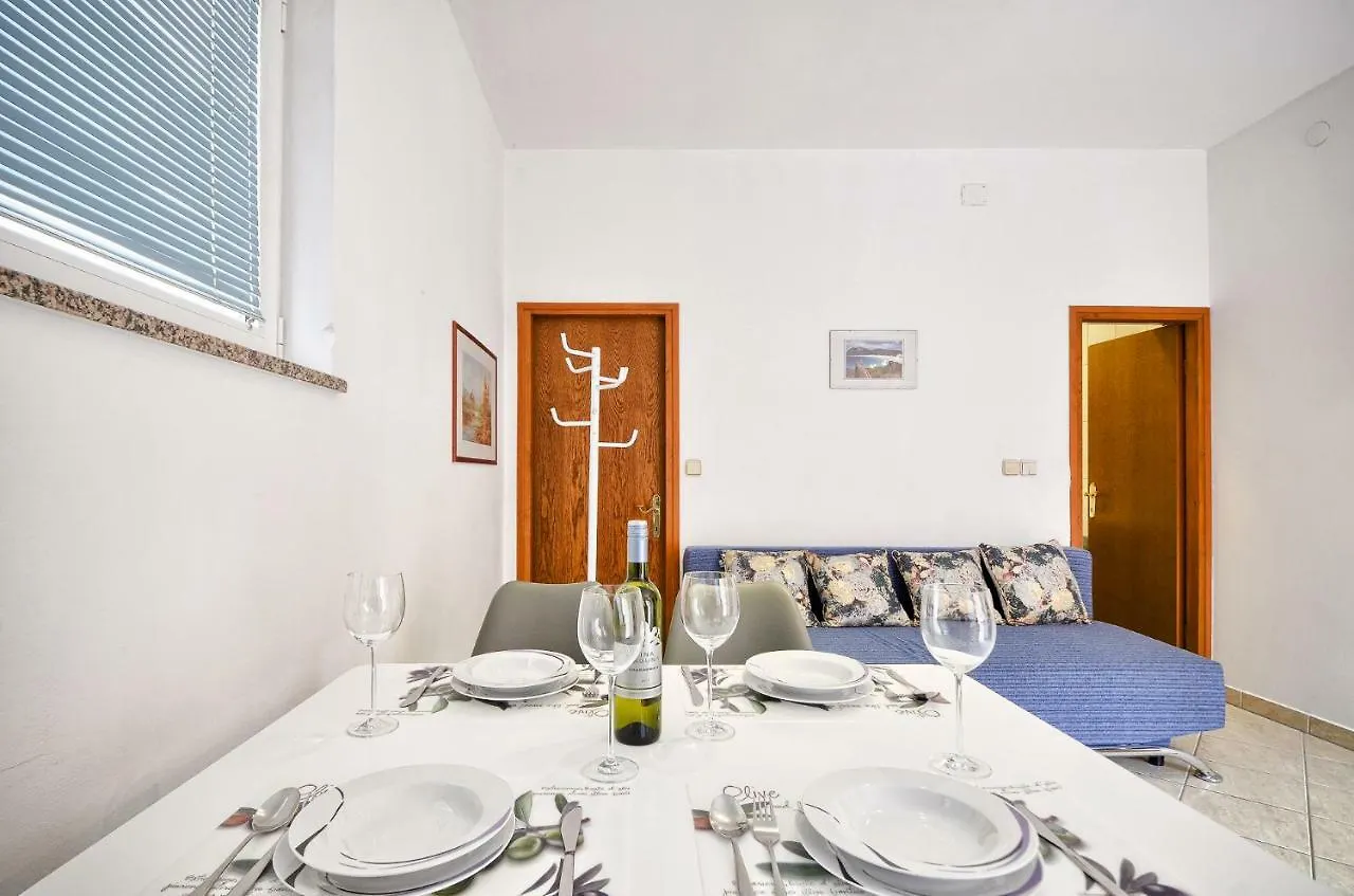 Apartments Picco Pula 0*,  Croatia
