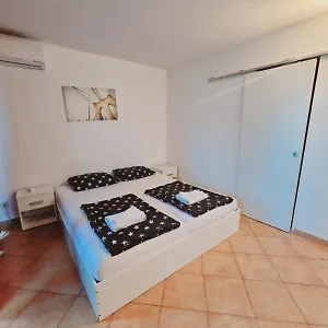 Damian Apartman