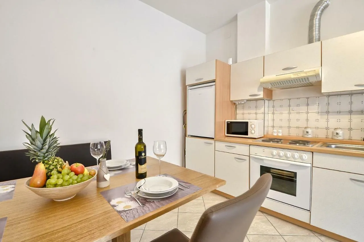Apartments Picco Pula