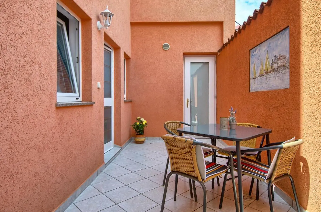 Apartments Picco Pula 0*,  Croatia